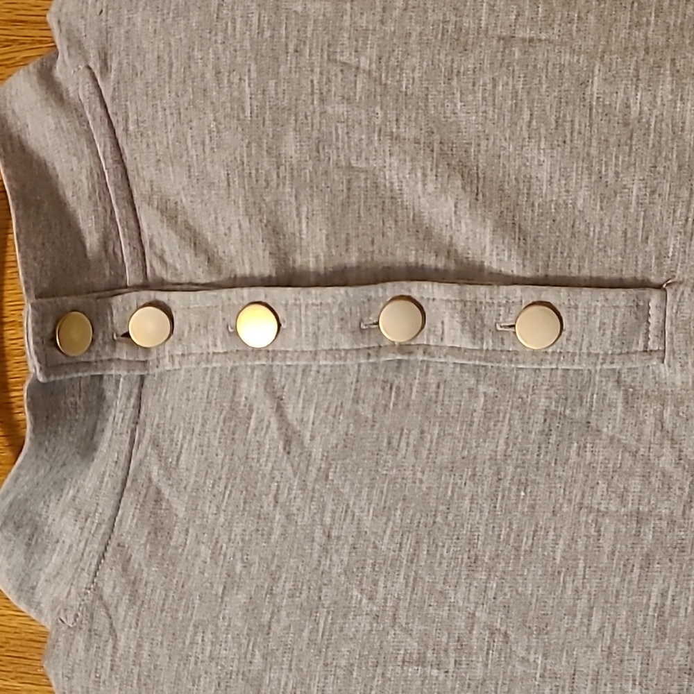 Loft Button Top - Picture 3 of 3